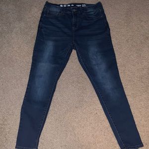 Ankle cut jeans